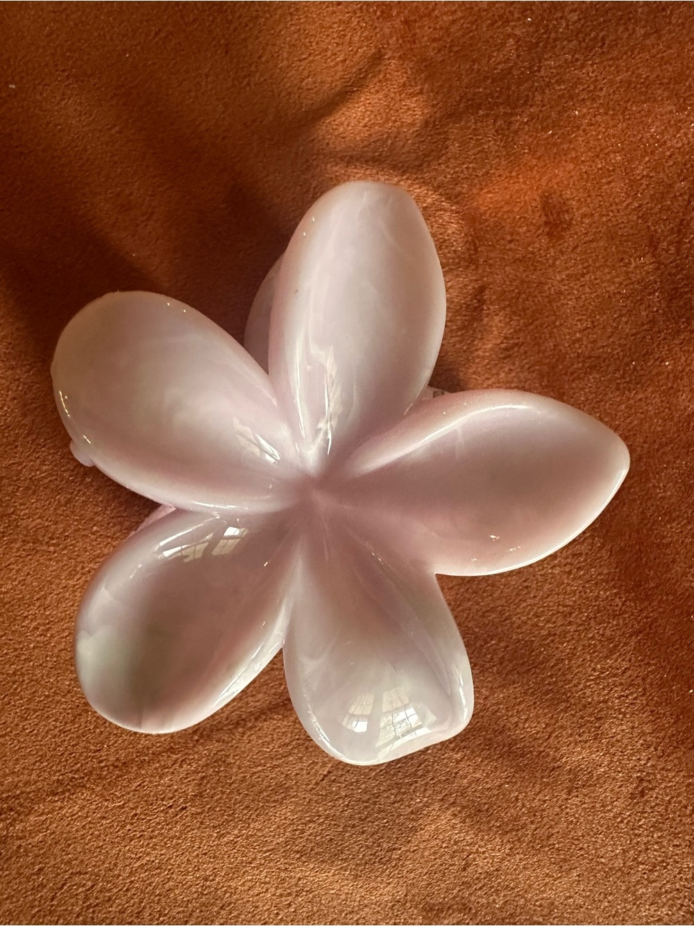 Soft Pink Flower claw hair clip- unused brand new